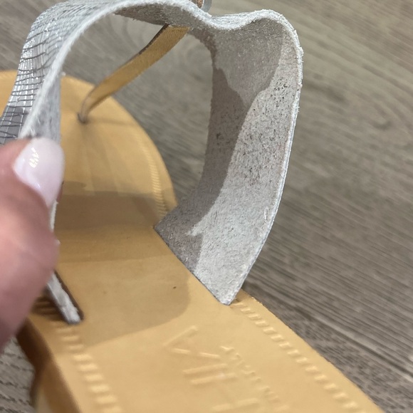 Bahia leather T strap metallic sandals - Picture 2 of 6